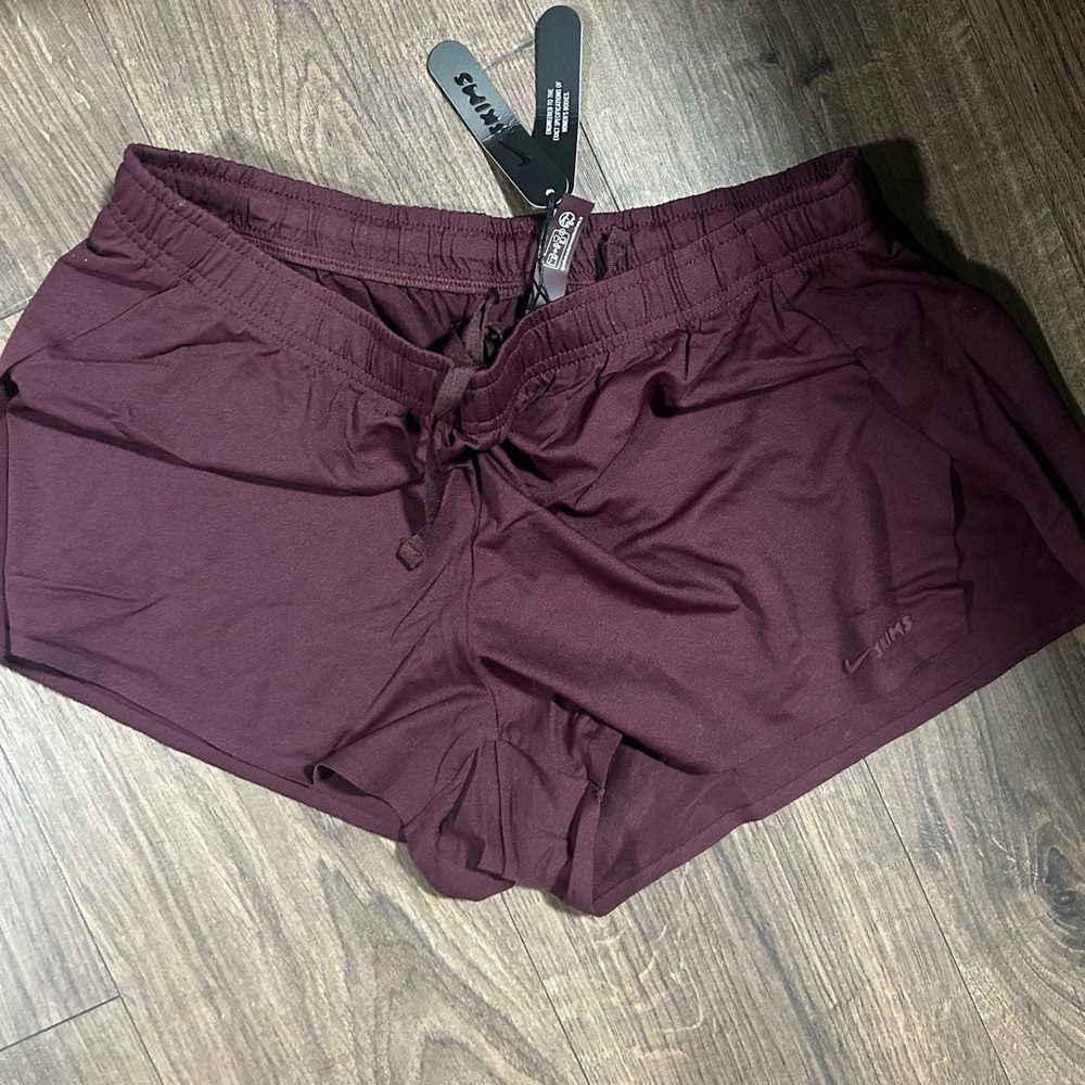 Nike Women’s SKIMS airy mini shorts